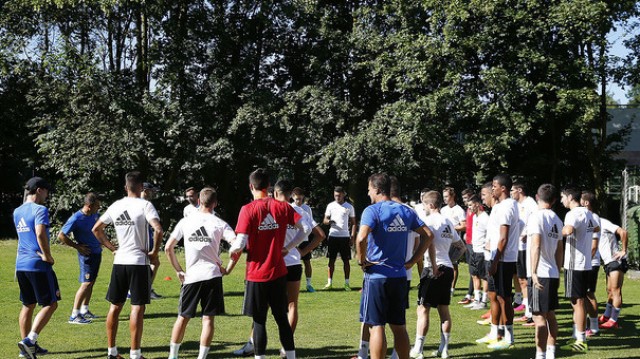 Mustafi, Bakkali y Siqueira se unirán al 'stage' de Inglaterra