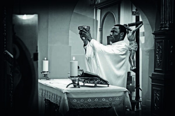 Kenneth Iloabuchi: De la patera a la iglesia