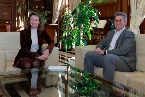 Castelló pide a Costas cambiar la catalogación del Gurugú y Pinar para que los chiringuitos abran en junio
