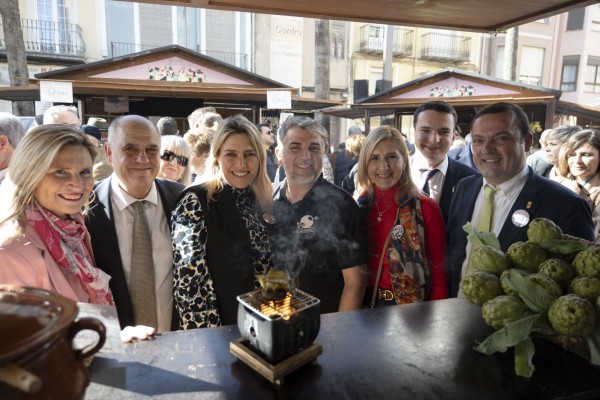 La Diputación refuerza la alianza con el sector de la

alcachofa de Benicarló para que la DO pise fuerte