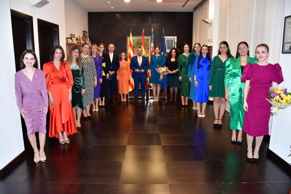 Vila-real denuncia que Castelló veta la presencia de la carroza de la reina en el Pregón de la Magdalena
