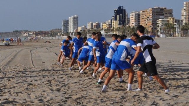 El Hércules entrena en la Playa de San Juan