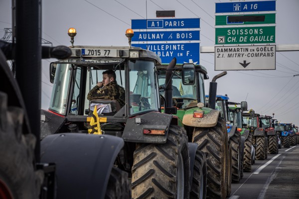 La protesta de agricultores se desinfla en Francia, aunque todavía hay 40 bloqueos activos
