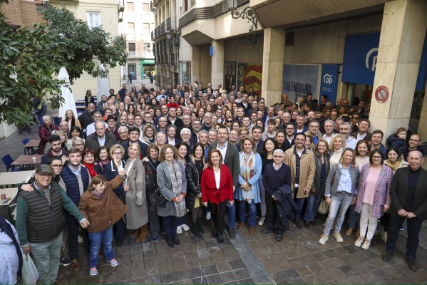 Los alcaldes del PP de la provincia de Valencia firman un manifiesto contra Pedro Sánchez