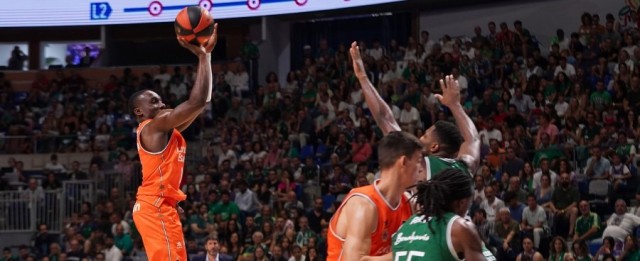 El Valencia busca imponer su físico y estirar su momento de forma ante Unicaja