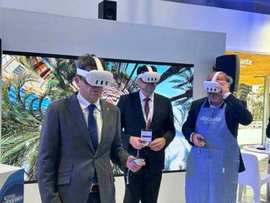 APHA anticipa un 2024 positivo para el turismo tras el despliego promocional en Fitur