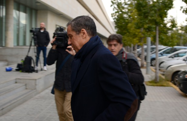 Zaplana se sentará el jueves en el banquillo de los acusados sin su principal abogado