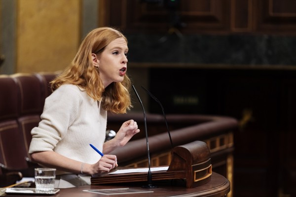 La diputada de Podemos Lilith Verstrynge renuncia y Sumar gana un escaño en el Congreso
