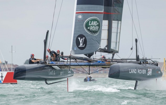 Land Rover BAR, domina los mares en Portsmouth‏