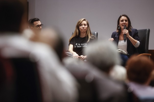 Montero carga en València contra el 