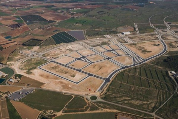 Urbanismo da 'luz verde' a la construcción de la fase uno del Centro Integral del Transporte y del Depósito Franco de la ZAL de Los Camachos