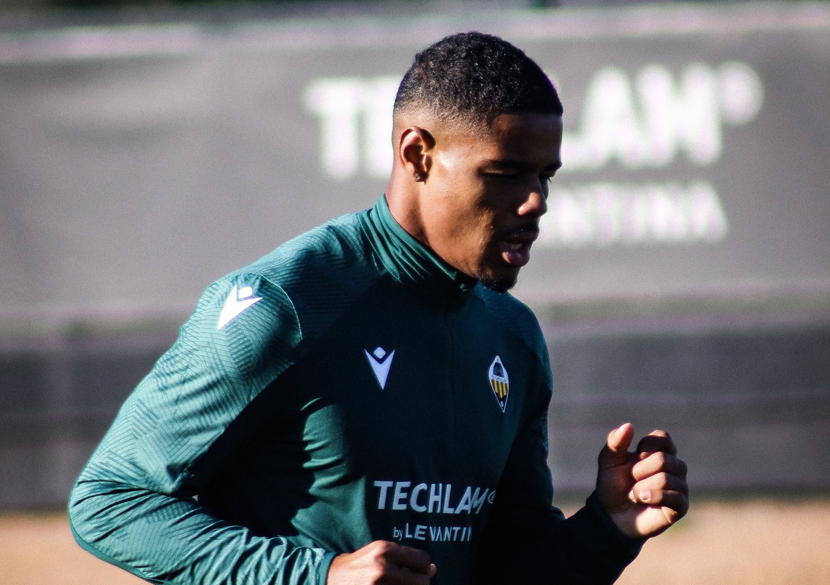 Douglas Aurelio ya está disponible para este domingo y Salva Ruiz es baja por lesión 