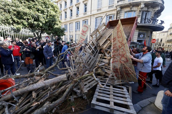Transportistas valencianos ya registran pérdidas económicas por las protestas en Francia