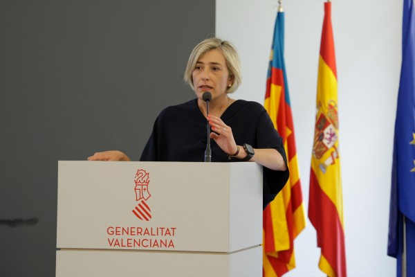 Núñez pide a Sánchez desarrollar una política migratoria que 