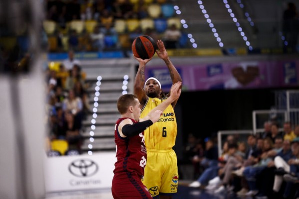El UCAM CB, sin Hakanson y sin Rodions Kurucs, visita en Tenerife a un rival directo por los play off 