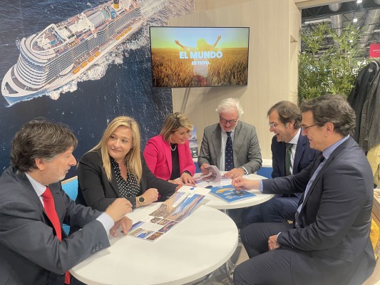 La APC y la alcaldesa 'invitan' a Costa Cruceros a consolidar el Puerto de Cartagena como destino y a reforzar su vínculo 