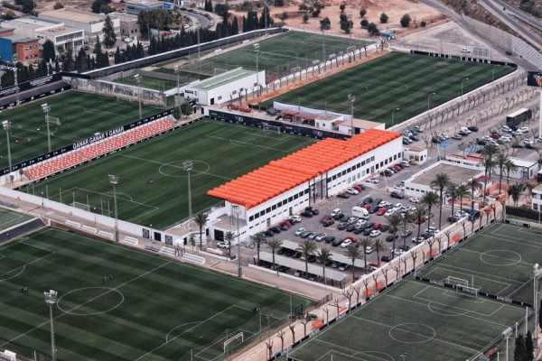 Técnicos de la Federación española visitan las ciudades deportivas de Paterna y Buñol