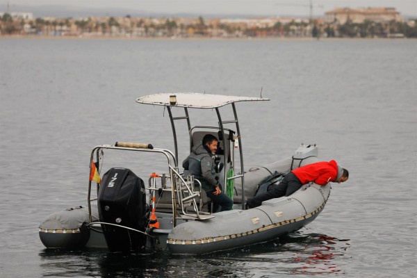 Encuentran el cadáver del joven de 16 años que naufragó con una piragua en el Mar Menor