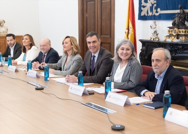 El Consejo Escolar aprueba su propuesta para prohibir los móviles en colegios con excepciones
