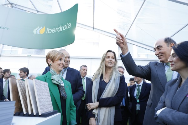 Porcelanosa cuenta con 24 instalaciones solares y se integra en la alianza por la descarbonización