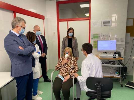 Todos los centros de salud de la Región cuentan con espirómetros digitales para diagnosticar enfermedades respiratorias

