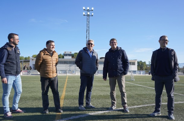 Ontinyent renueva el alumbrado de los campos de fútbol para reducir un 75% el consumo 