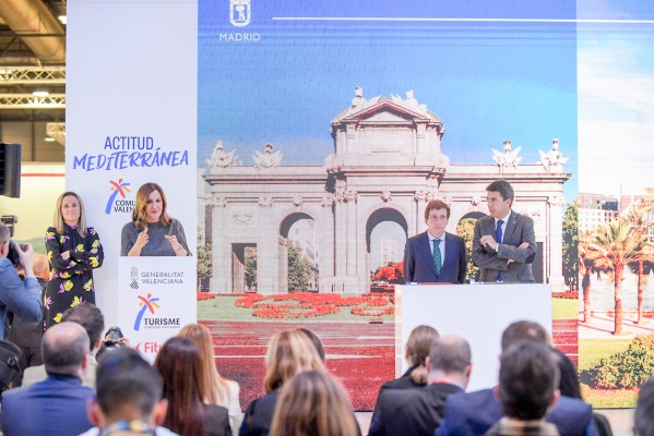 València y Madrid firman un convenio de colaboración que empezará con una 'mascletà'