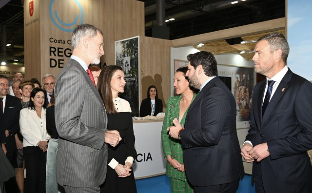 López Miras 'invita' a los Reyes en Fitur a peregrinar a Caravaca por el Año Jubilar
