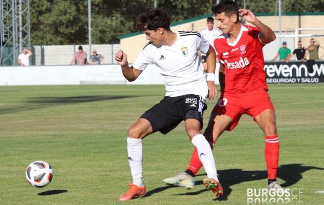 La Unión Atlético ficha al extremo Santi Pérez y da la baja al mediocentro Álvaro Muñiz