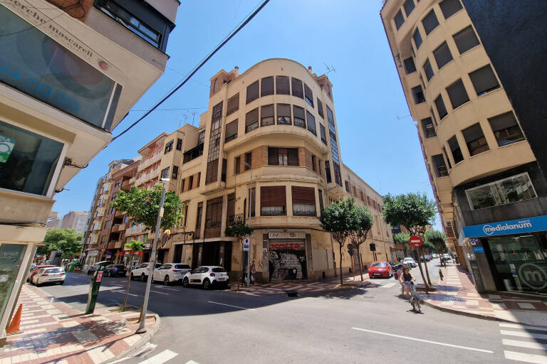 El Ayuntamiento comprueba el estado de los Cines Rex para hacer una tasación antes de su compra
