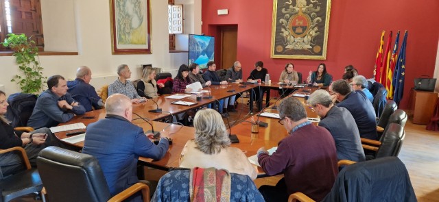 Los dos 'lunes de mona' de 2024 serán festivos aperturables para el comercio en Elche 