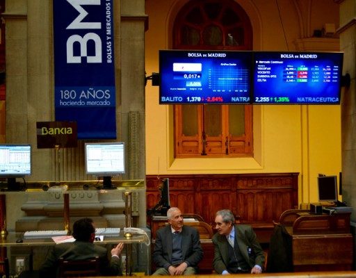 La negociación en renta variable se reduce un 29% hasta los 439.821 millones de euros