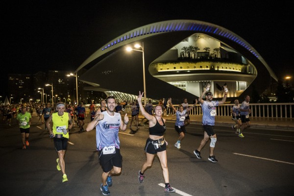 2.000 plazas a precios promocionales en la apertura de inscripciones de la 11ª edición de la 15K Nocturna FibraValencia