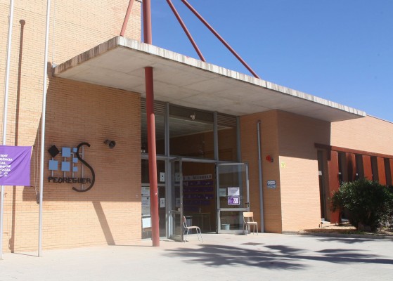 Tres detenidos con antecedentes por robar en centros educativos de Pedreguer 