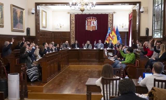 La Diputación se une para pedir al Puerto que revise las tasas ante la irrupción de Egipto