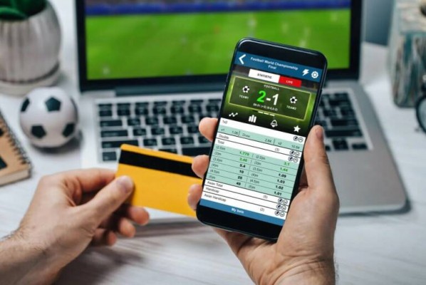 Detenido un contable de Alicante por apropiarse de 850.000 euros que destinaba a apuestas online