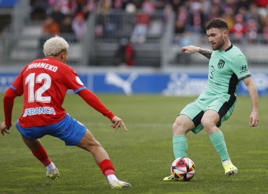 La Real Sociedad se entromete en la cesión de Javi Galán al Villarreal
