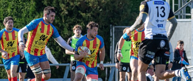 Les Abelles cae ante El Salvador en los campos de Pepe Rojo