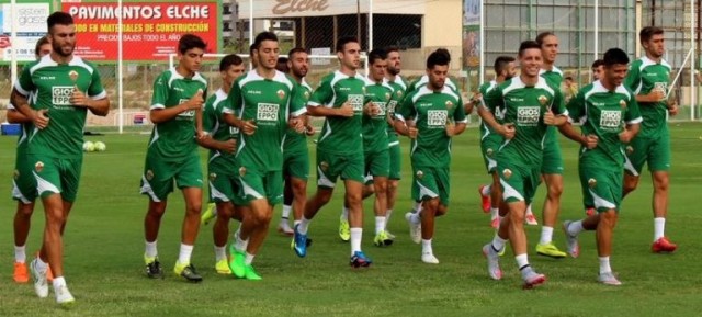 El Elche regresa a los entrenamientos con Lolo al margen del grupo