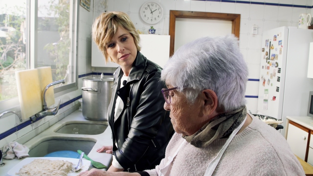 María José Sáez s'estrena com a presentadora de 'Zoom'