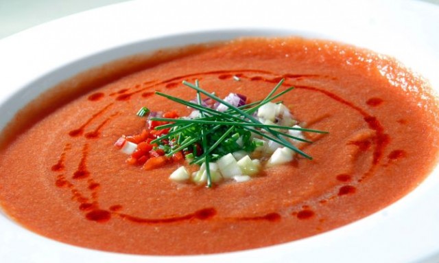 Cerveza, gazpacho y horchata, las bebidas del verano más recomendables para prevenir enfermedades cardiovasculares

