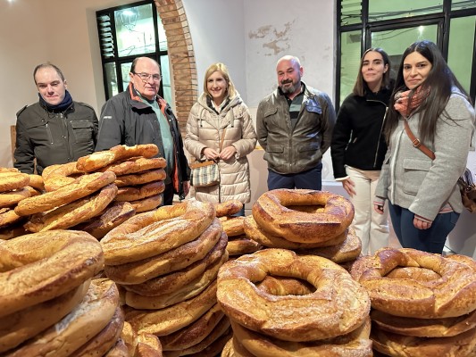 La consellera Pradas arropa la festividad de Sant Antoni en les Useres