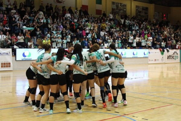 El Atticgo Elche atropella al Madeira y se clasifica para los cuartos de final de la EHF European Cup