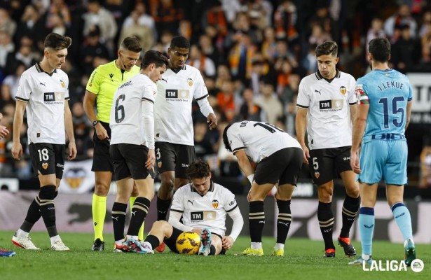 Sergi Canós se retira lesionado ante el Athletic