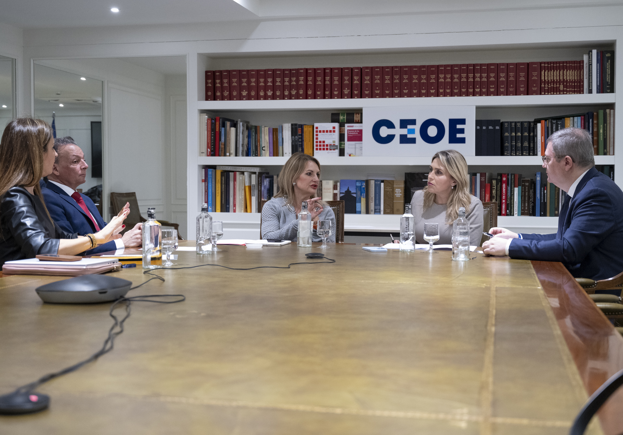 El Consell impulsa un estudio para ayudar a relanzar la economía de Castellón