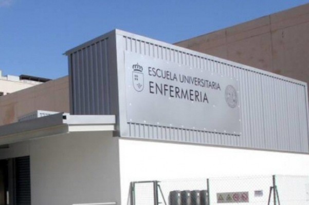 La Comunidad asegura que la Escuela de Enfermería de Cartagena seguirá activa y gestionada por la UMU