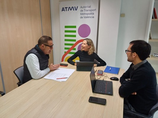 La Mancomunitat de l'Horta Sud traslada la necesidad de transporte metropolitano a la ATMV 