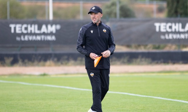 Schreuder, sobre posibles fichajes del Castellón en los próximos días: “Estamos trabajando en ello”