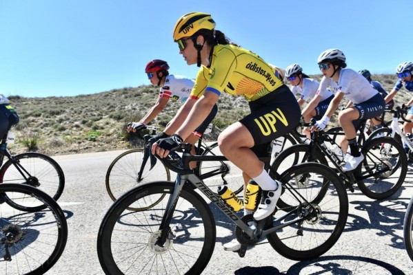 El UPV Women's Cycling Team afronta su segundo año de vida con un crecimiento que le ha llevado al podium del ciclismo nacional