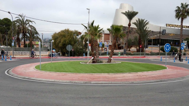Benidorm recibe 440.000 euros de la Diputación para la señalización horizontal de sus calles
